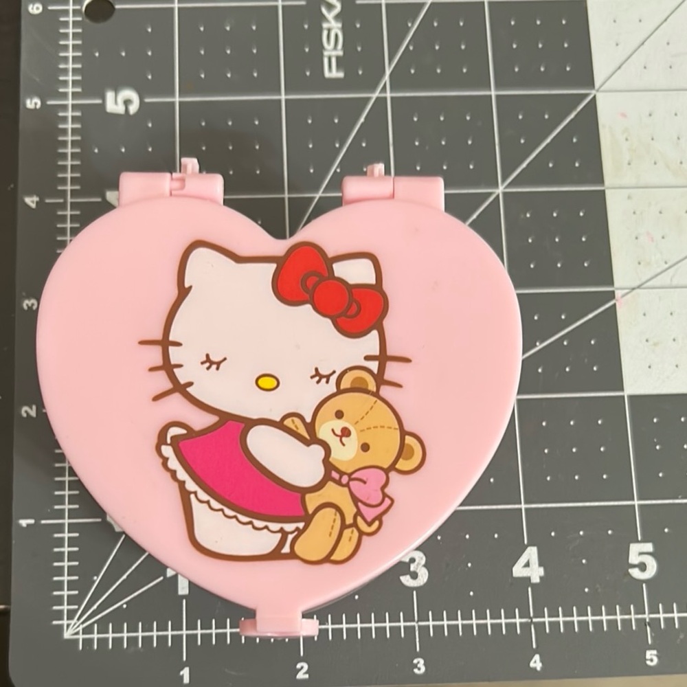 Hello Kitty pink heart small jewelry case